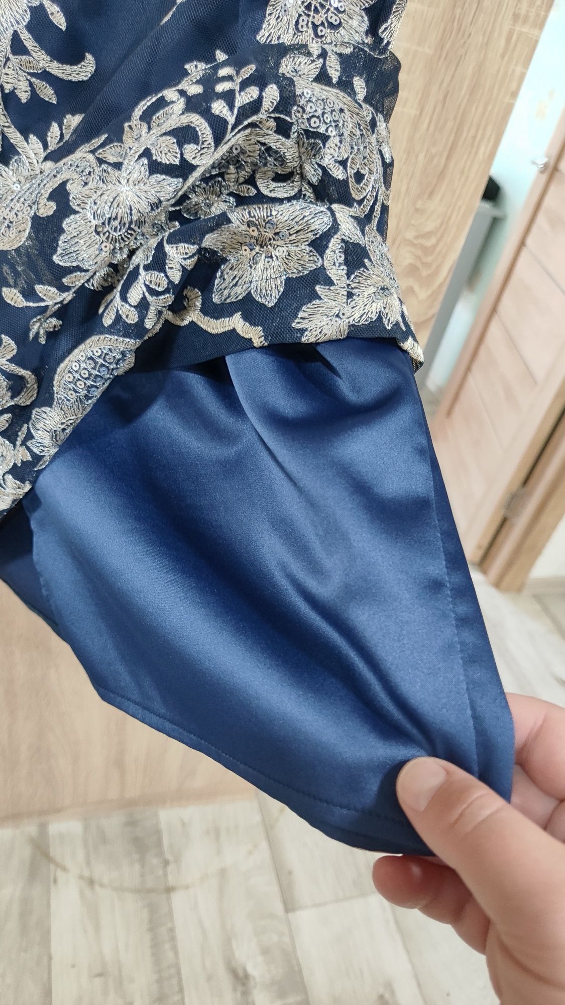 Продам платье женское