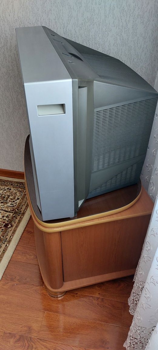 Телевизор Sony,с кинескопом