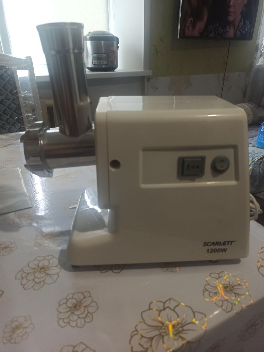Продам электроплитку мечта мясорубку