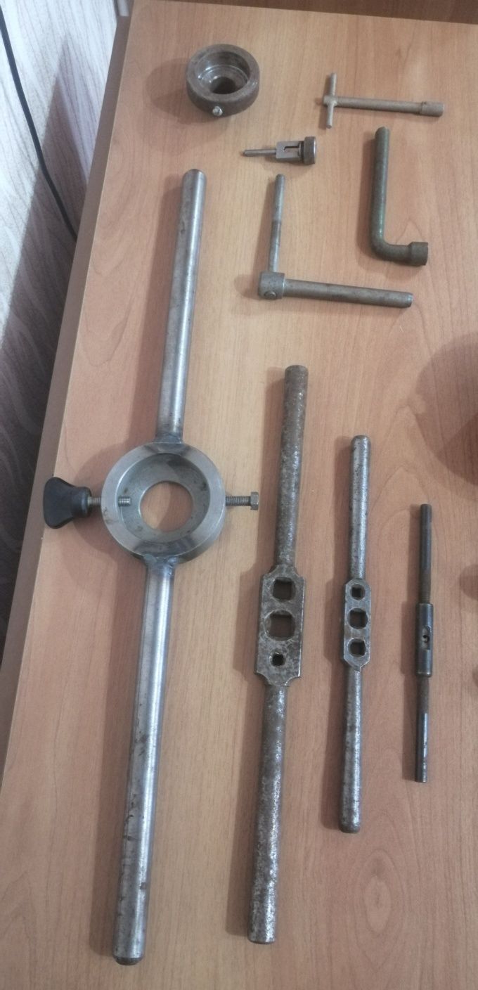 Продам токарный инструмент