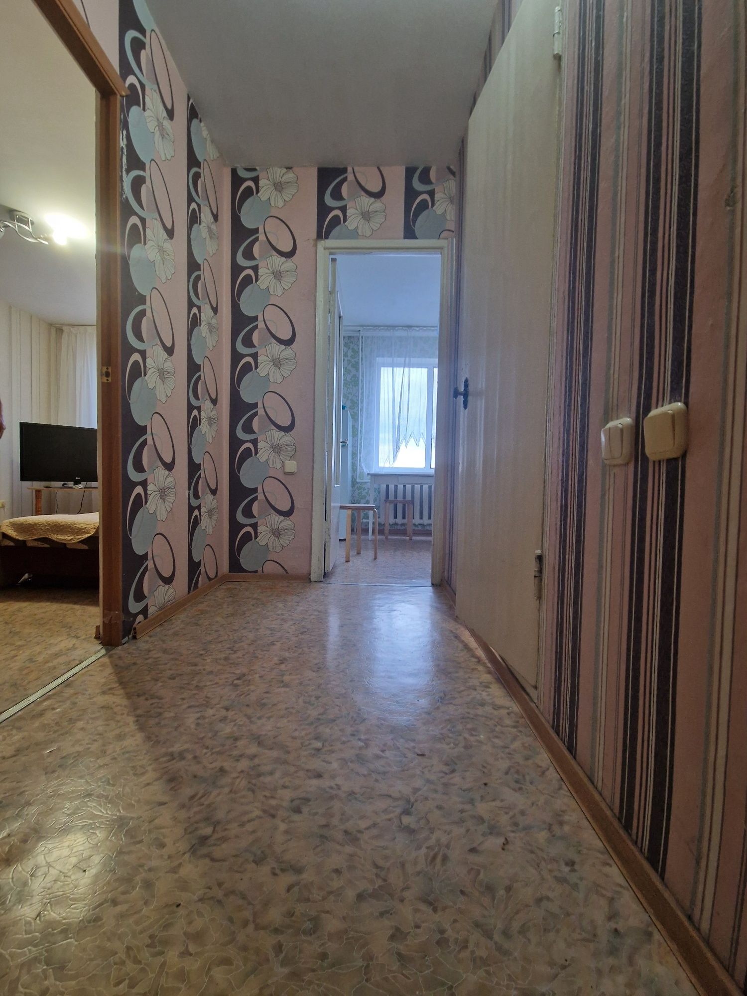 Продам 1 кв 34 квм 8 мкр