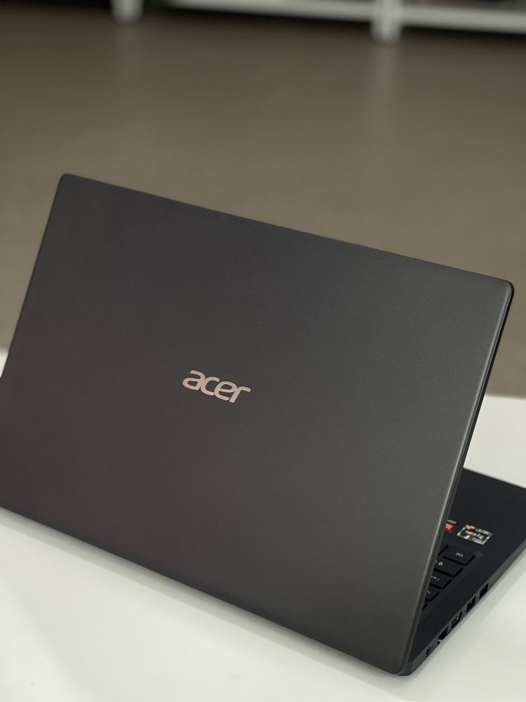 Продантся ноутбук Acer Aspire 3