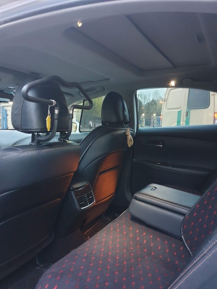Продается Lexus ES 350 год выпуска 2011  с панорамной крышей