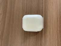 Наушники Apple AirPods with Charging Case белый пришли с Америки так к