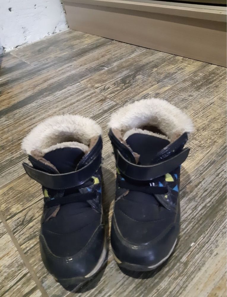 Продам зимние деткие сапоги