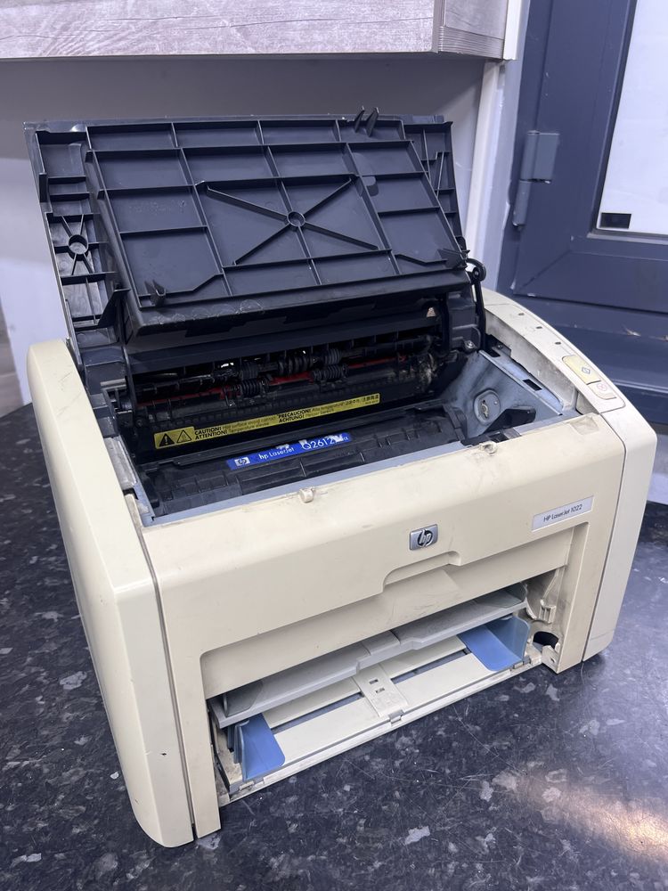 Принтер HP LJ1022