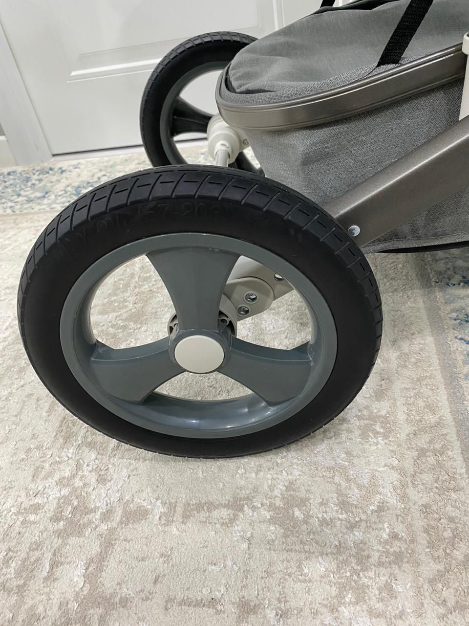 Продам коляску с автокреслом