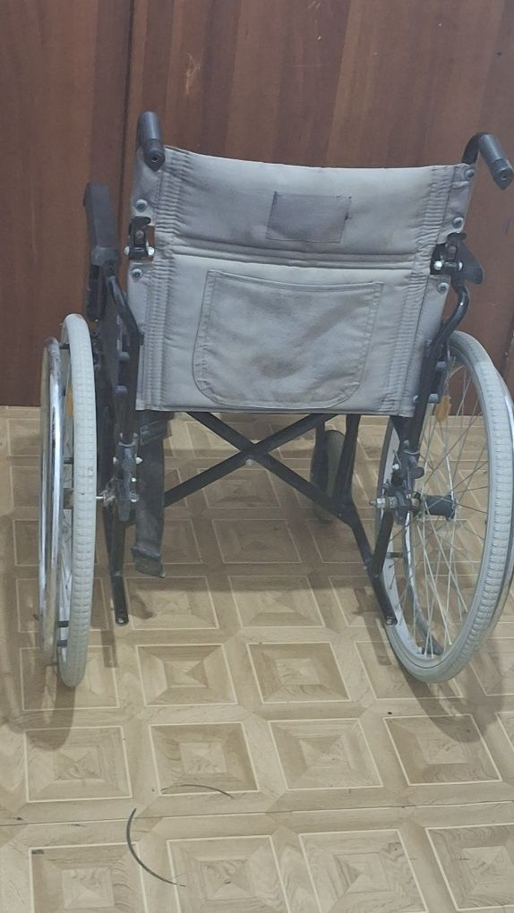 Инвалидная коляска