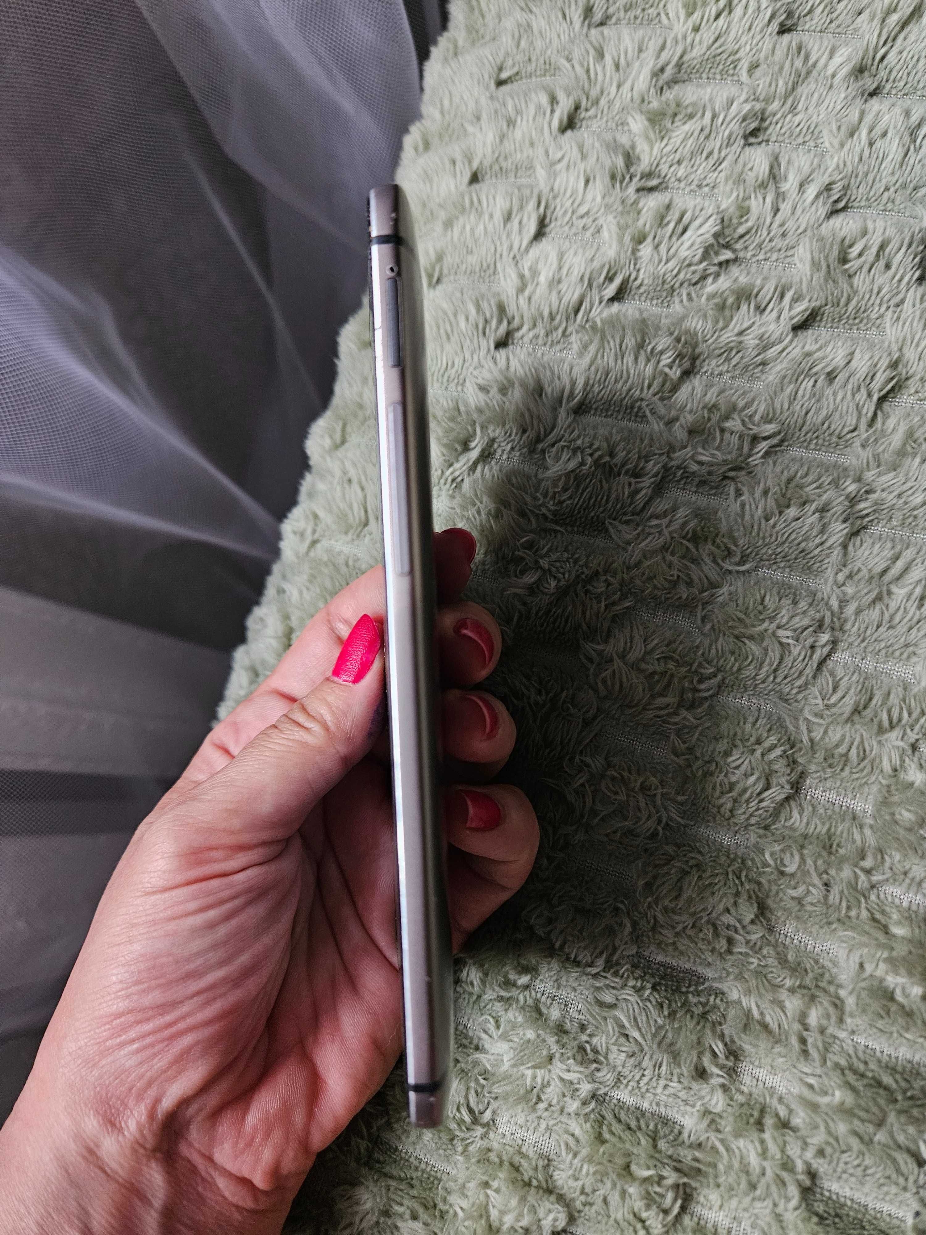 Телефон Htc One M8