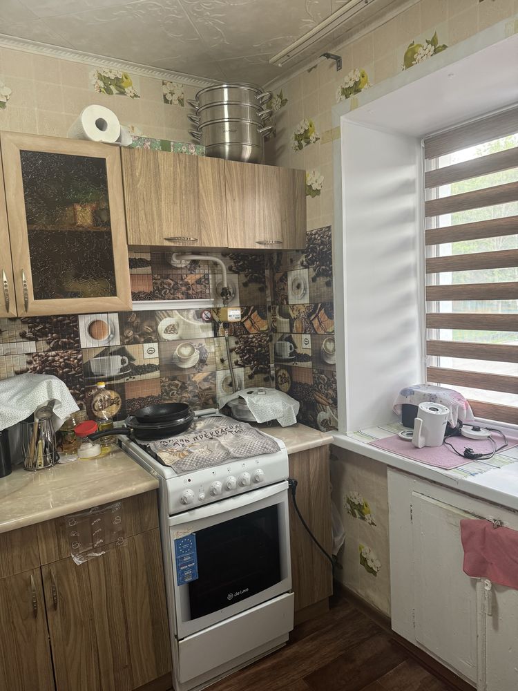 Срочно продам  1 кв на Герцена 33 , 2 этаж. Торг