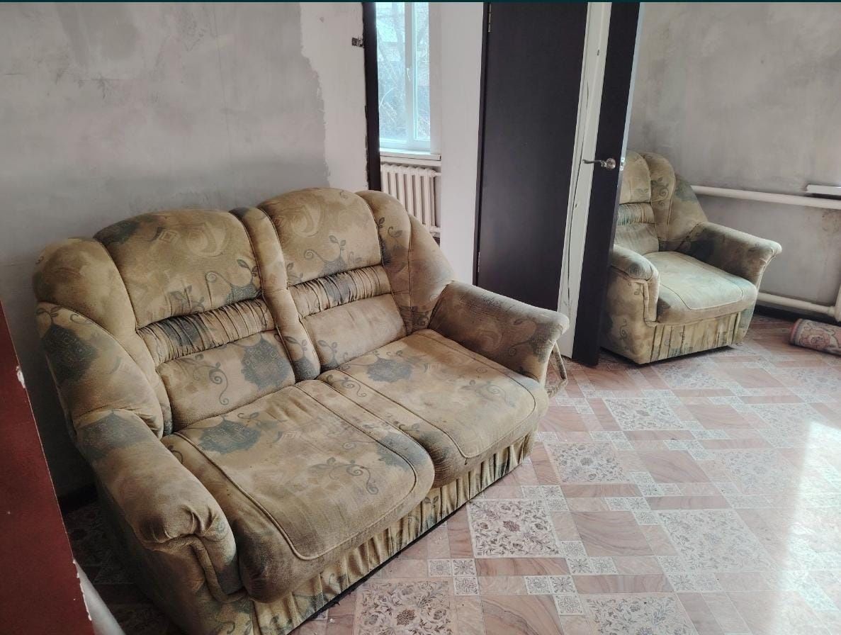 Отдам за 15000 Диван с креслом. Самовывоз