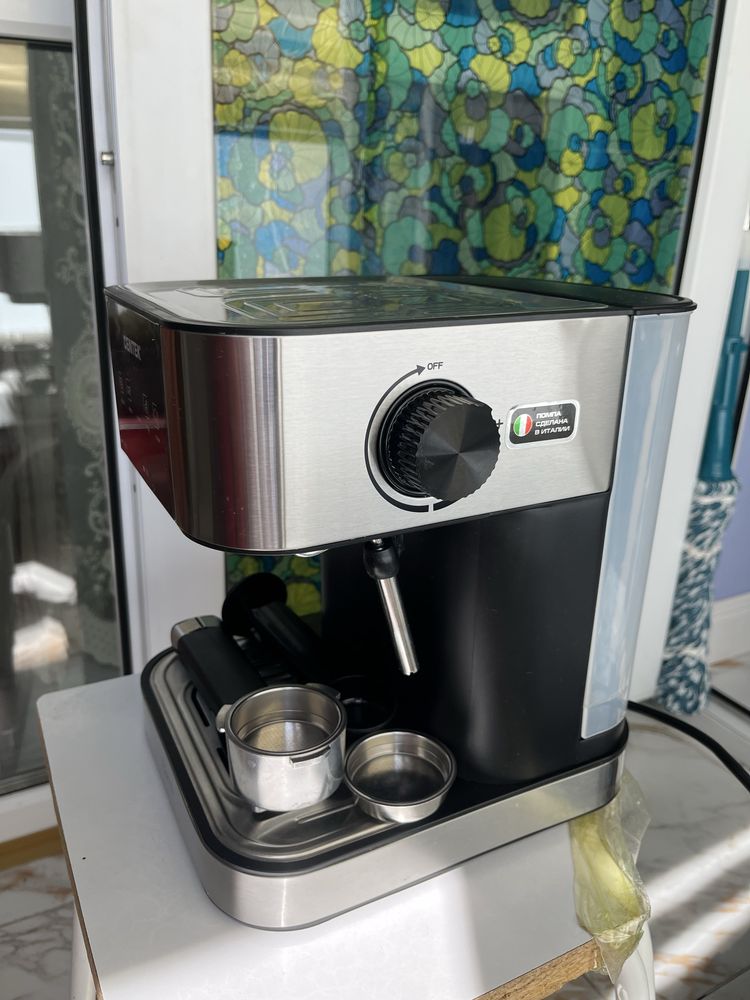 Кофеварка Centek CT-1164 черный, серебристый.