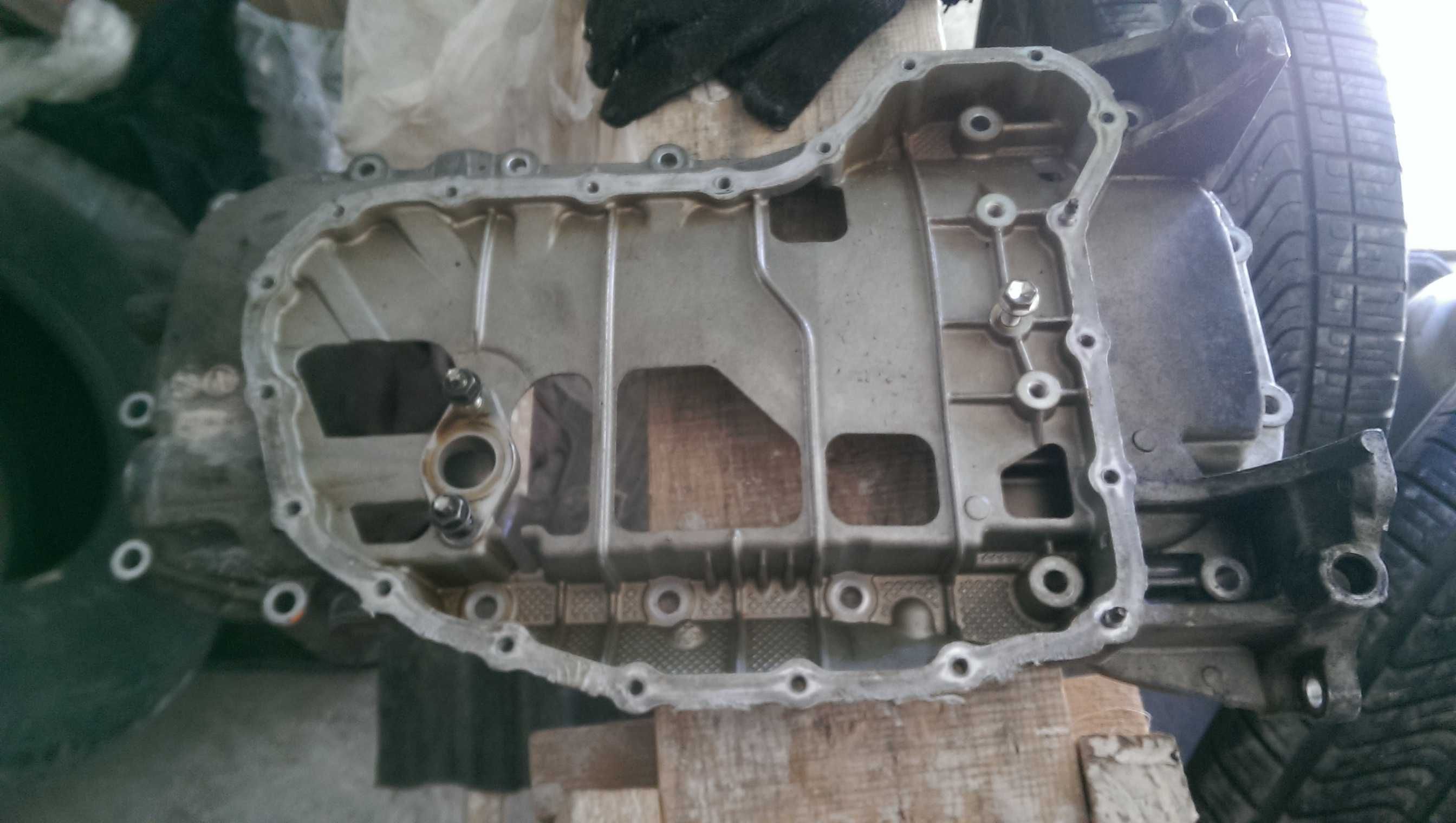 Поддон (картер) двигателя 2TR 2.7 Toyota HiAce
