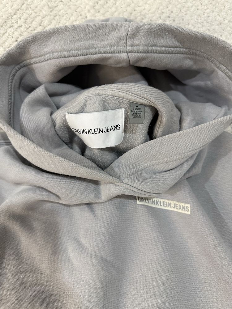 Продам женскую толстовку Calvi Klein Jeans