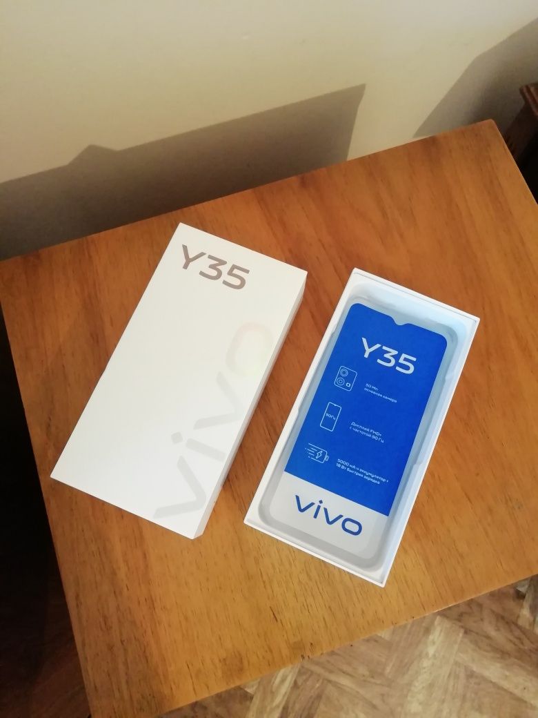 Смартфон Vivo Y35  4/64