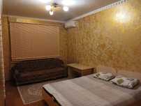 Помесячно, в центре, 1 но комнатная квартира, с ремонтом.