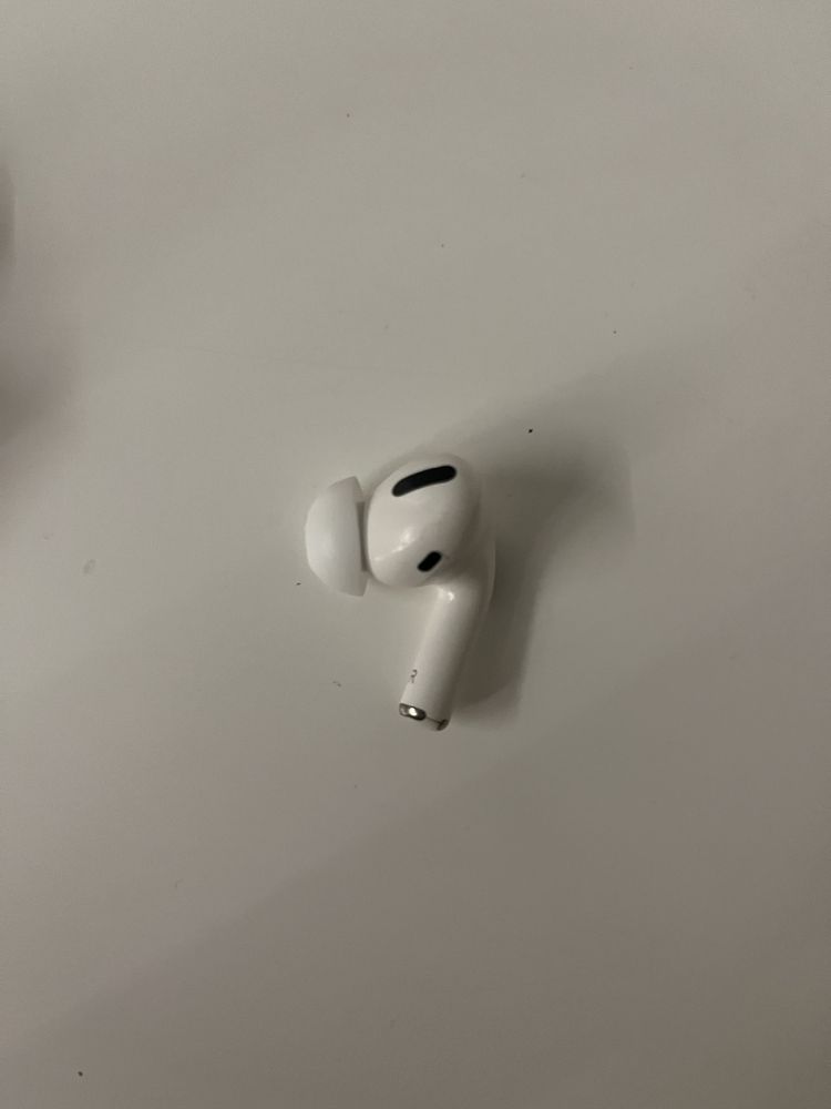 Продам наушник Airpods pro 1 правый