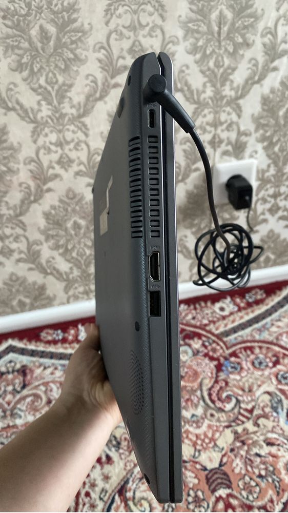 Ноутбук    ASUS