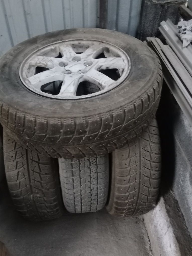 Диски R15 с зимними резиноми