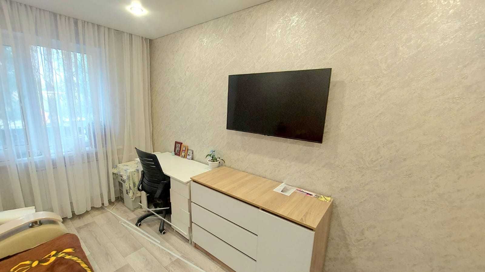 Продам 2 комнатную квартиру Металлургов 3 микрорайон