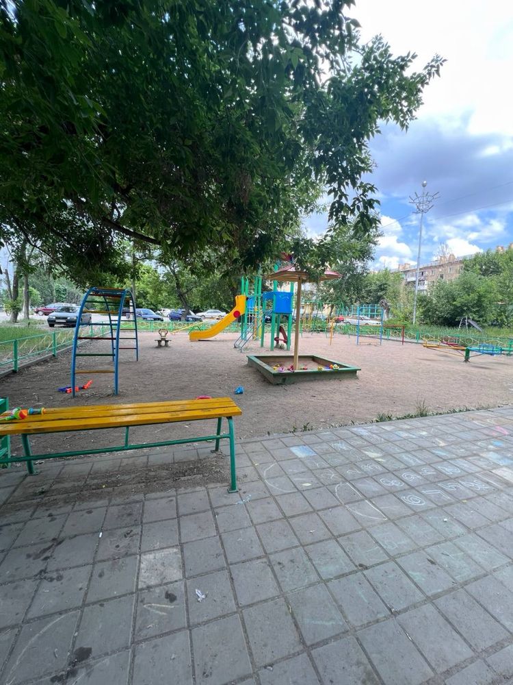 Продам двух комнатную квартиру, в центре города