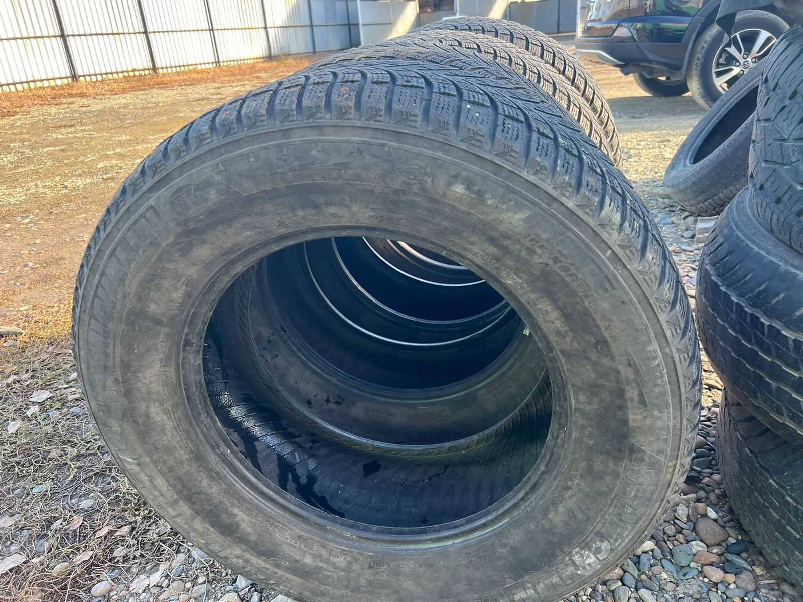 Продам шины зима 285/60 R18