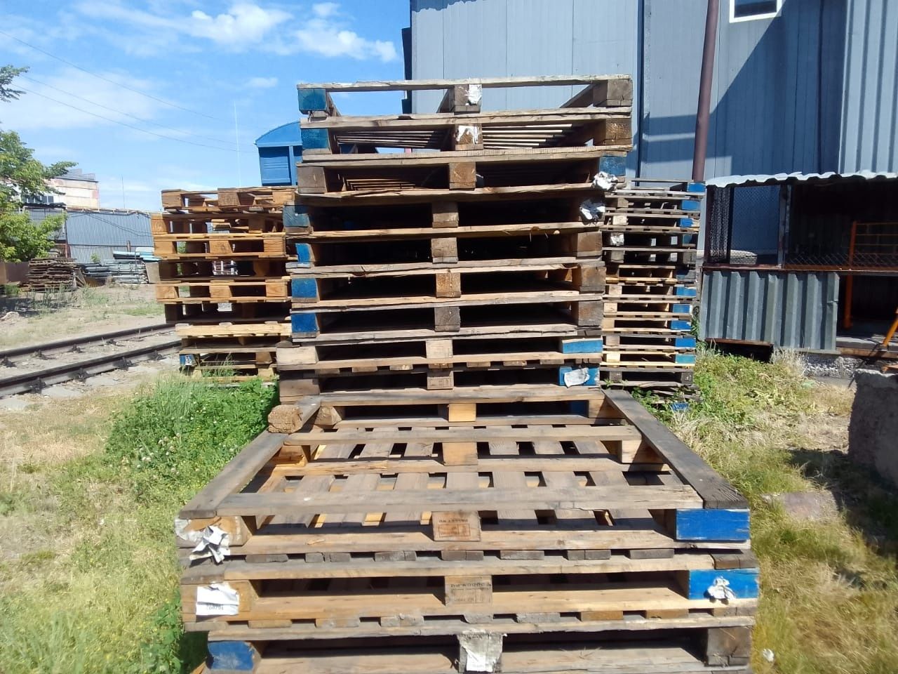 Продам поддоны 120 × 120