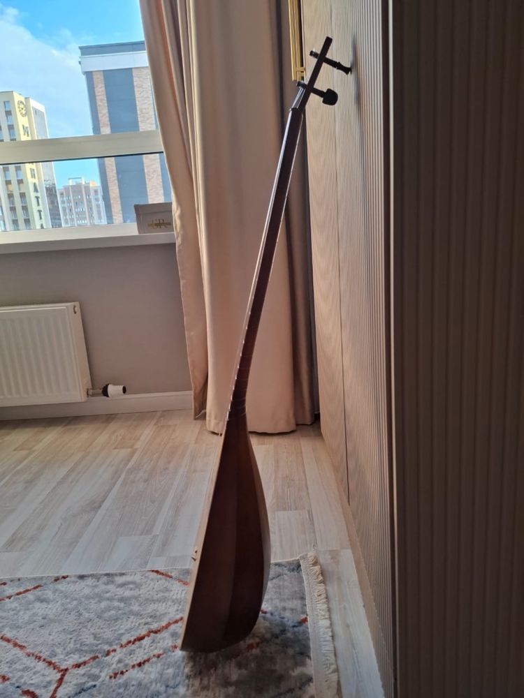 Срочно продам новую домбру