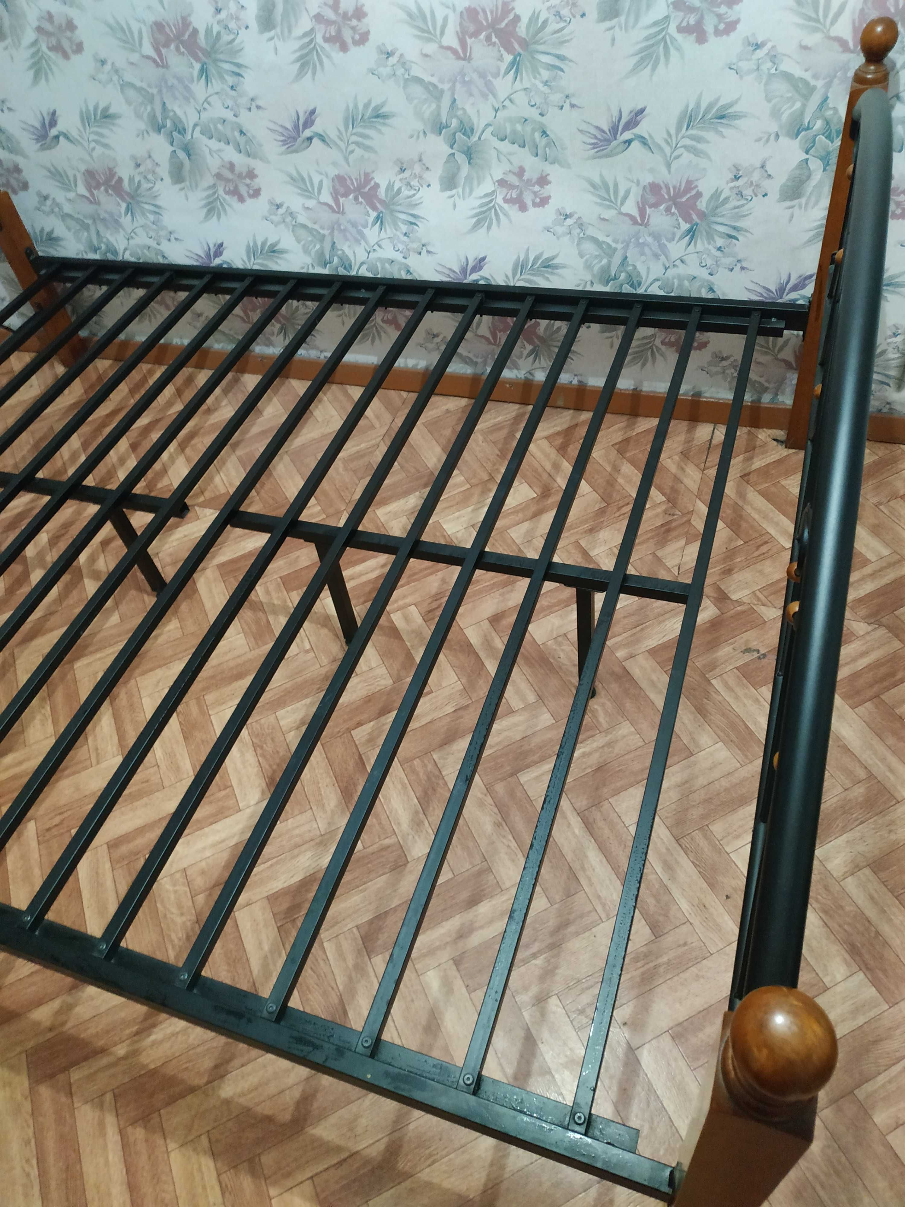 Двуспальная кованая кровать "Виола", 1,6х2 м, в отличном состоянии!