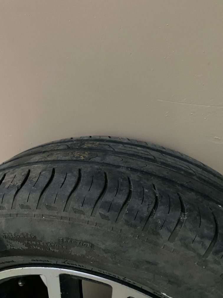 Продам диски с шинами+запаска в подарок , размеры 205/65R15