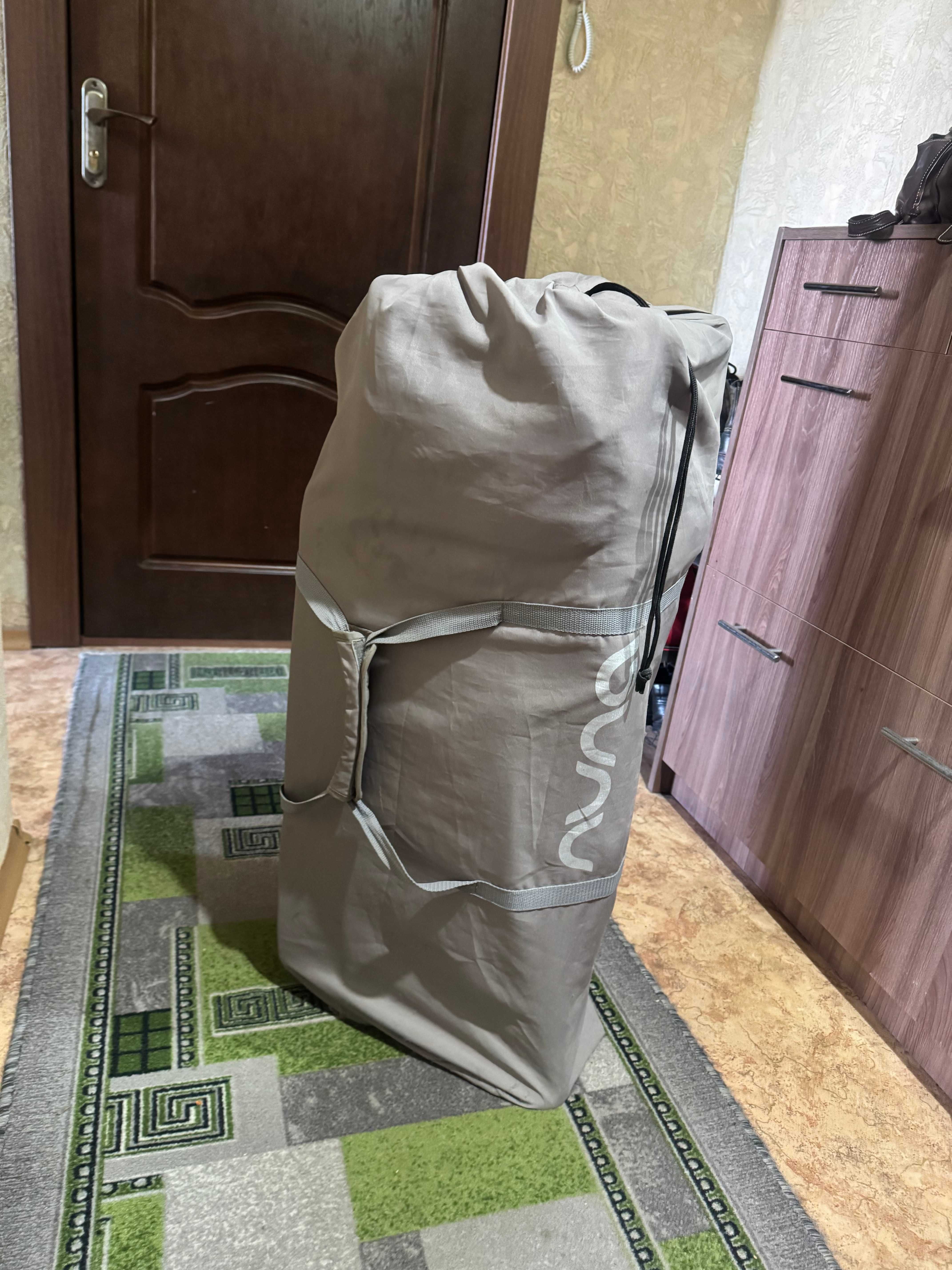 Продам переносной манеж-кроватку Nuna SENA