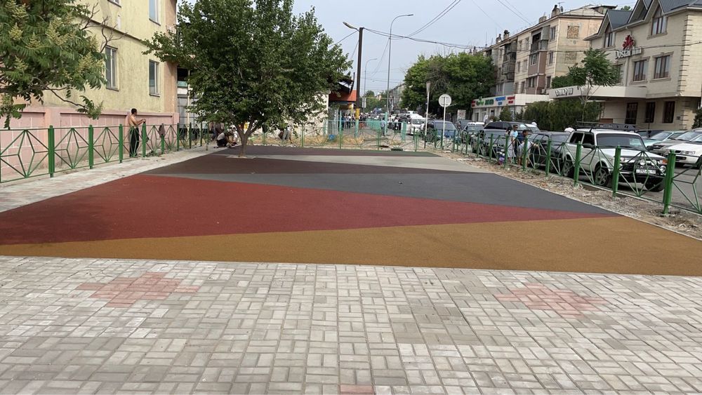 Резиновой тартановое покрытие детская и спортивная площадка