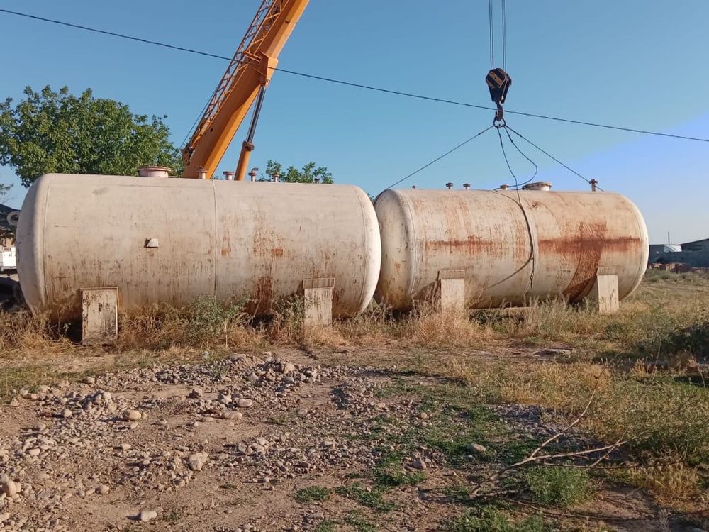 Емкости газовые 37 кубовые, 2 шт., в отличном состоянии.