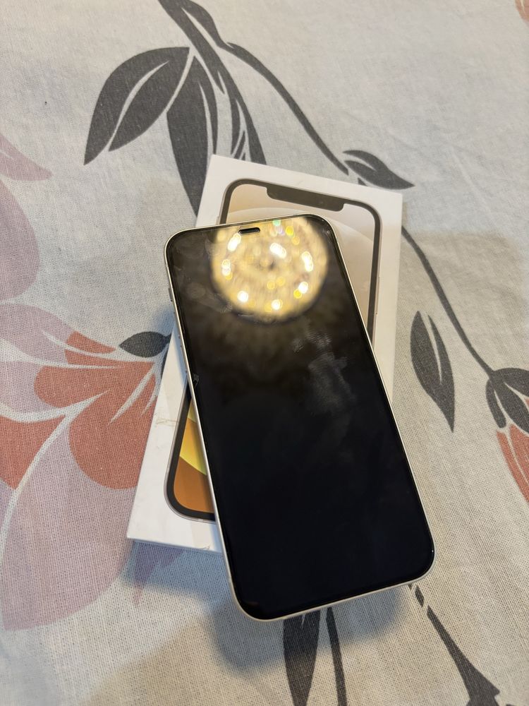 Продам iphone 12, 64gb