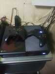 Продам Xbox one с коробкой.