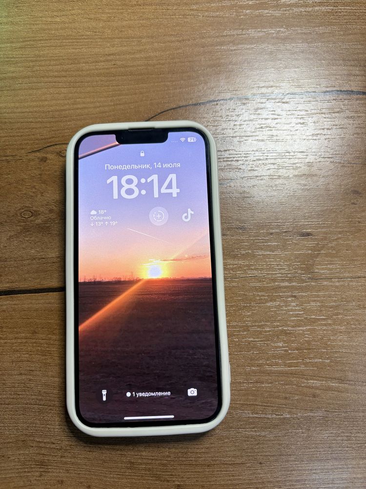Продам Айфон 13 про