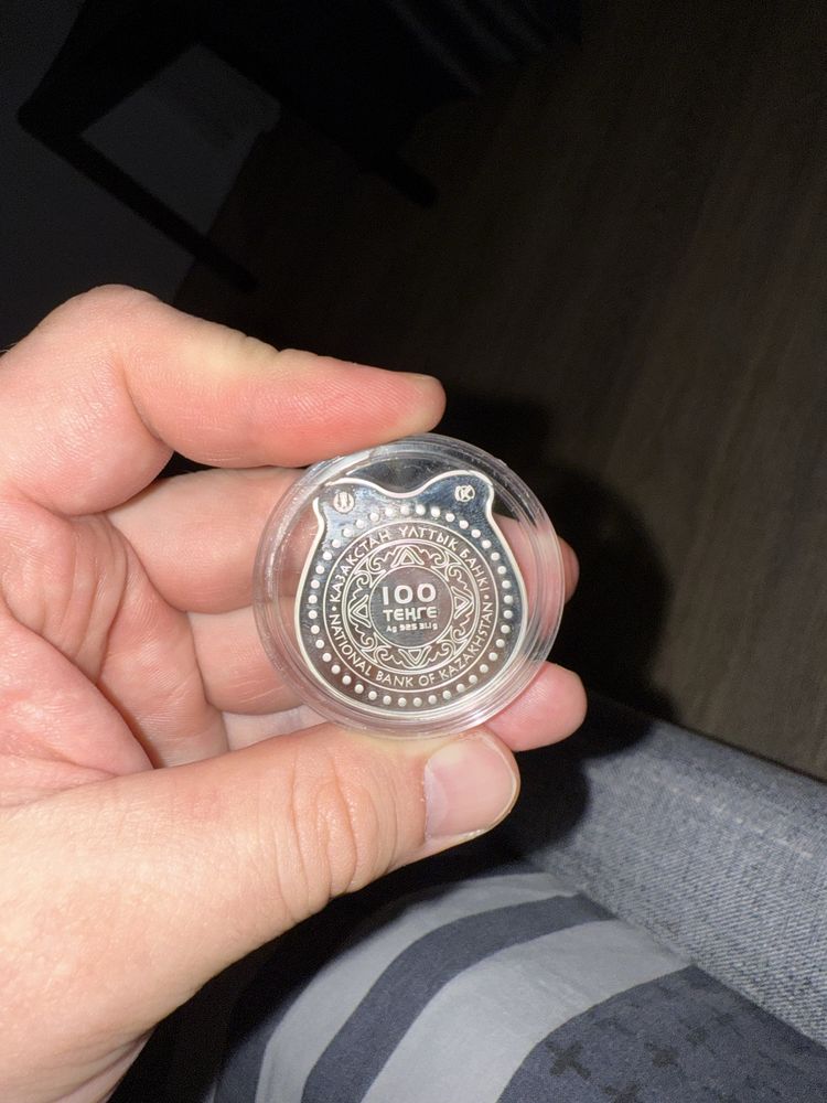 Продам монету 100 тг 2016