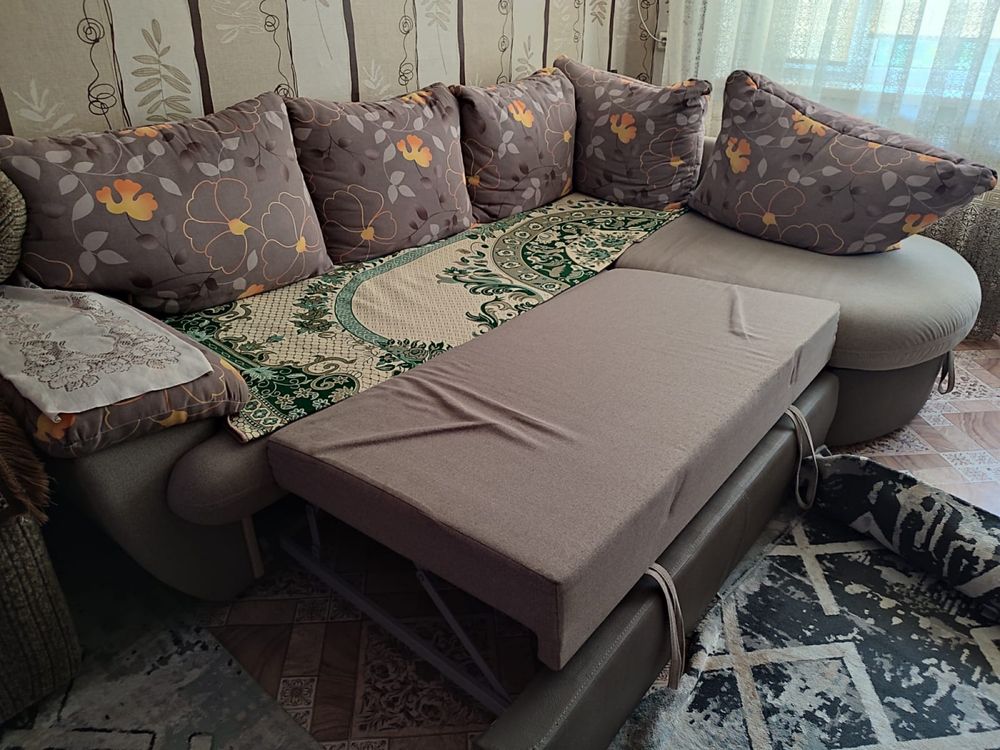 Продам угловой диван