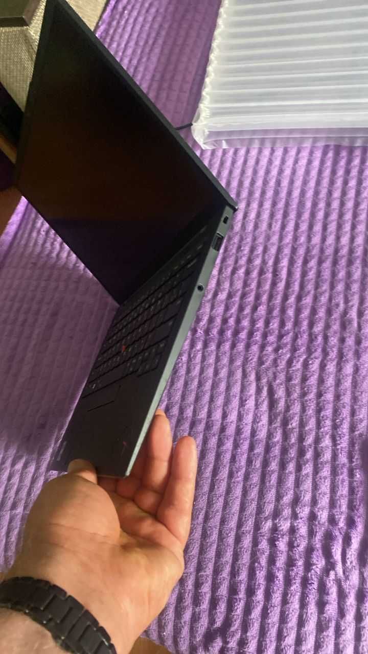 Ультрабук Lenovo ThinkPad X1 Carbon Gen 10 i5-1235U 16/512G FHD+  RU