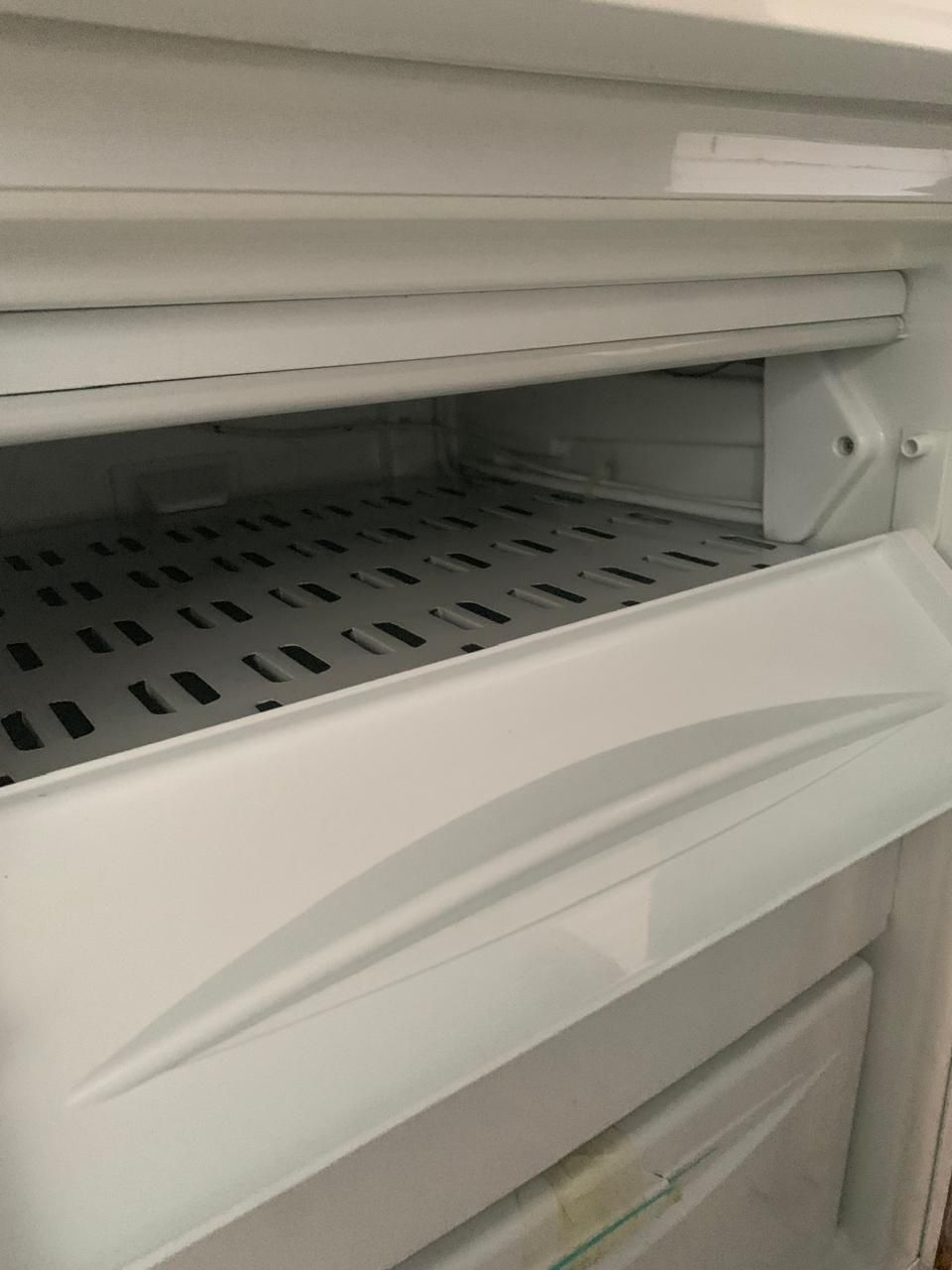 Продам двухкамерный холодильник