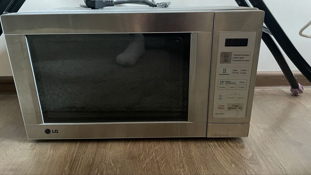 Продам микроволновую печь