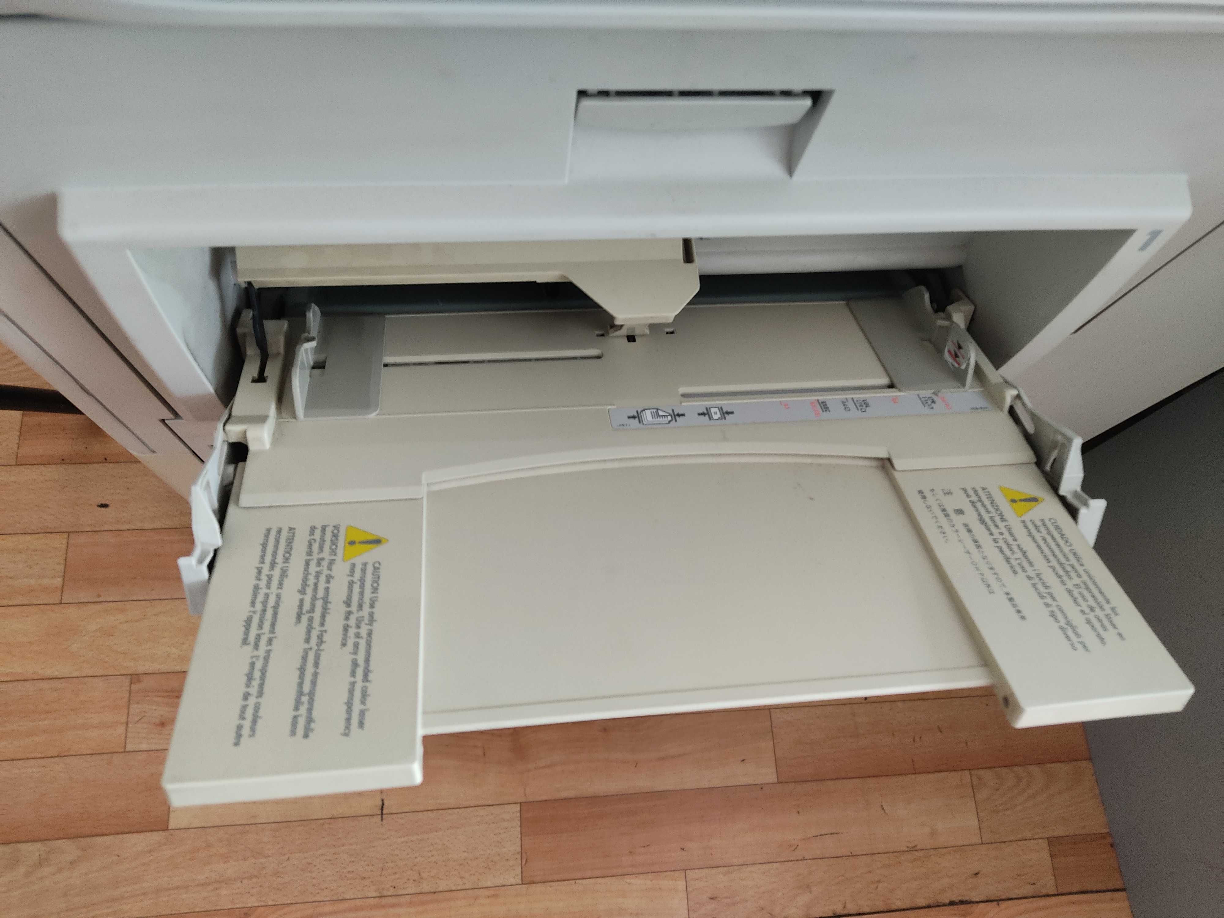 Принтер HP Color LaserJet 9500n.