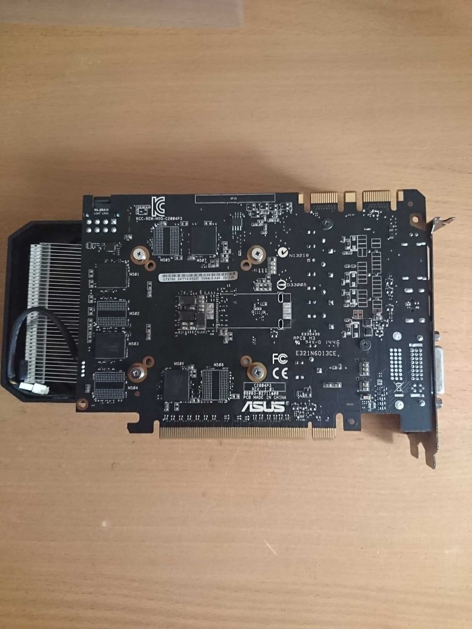 Продам видеокарту на запчасти ASUS GTX760.