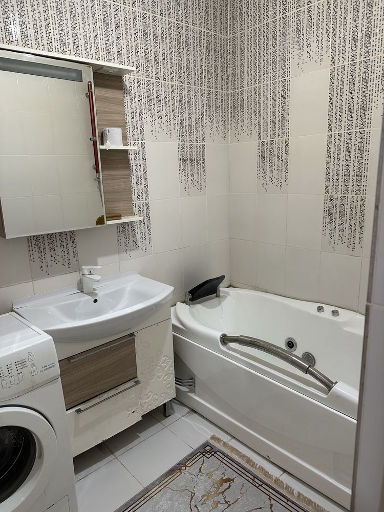 Продам 2 х ком квартиру мик Нурсат 133 д  2 этаж