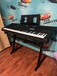 Продается Синтезатор YAMAHA PSR-Ew425