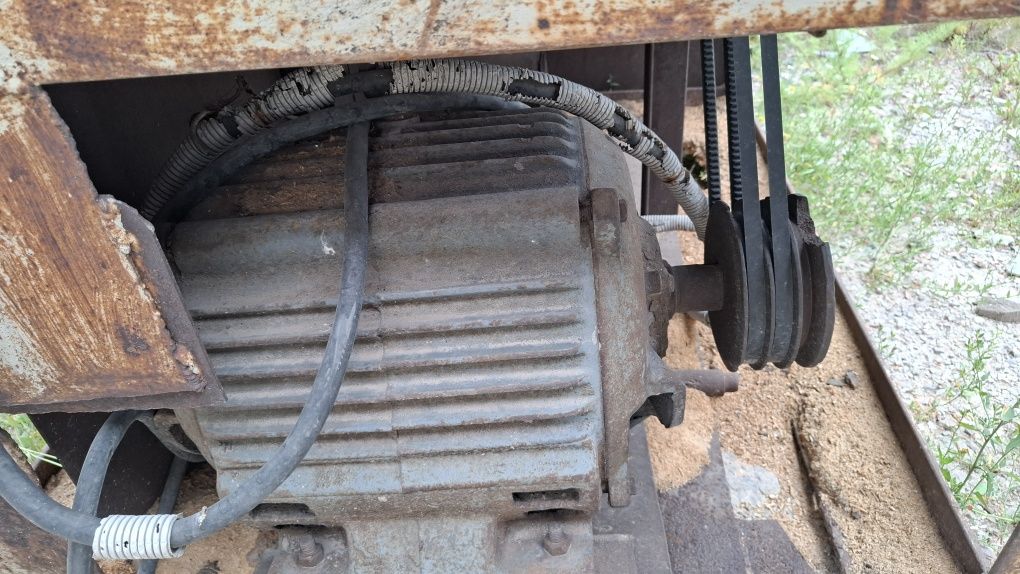 Пилорама по дереву. 380V. Срочно.