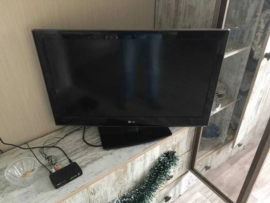 Телевизор LG, 32, оригинал с пультом.
