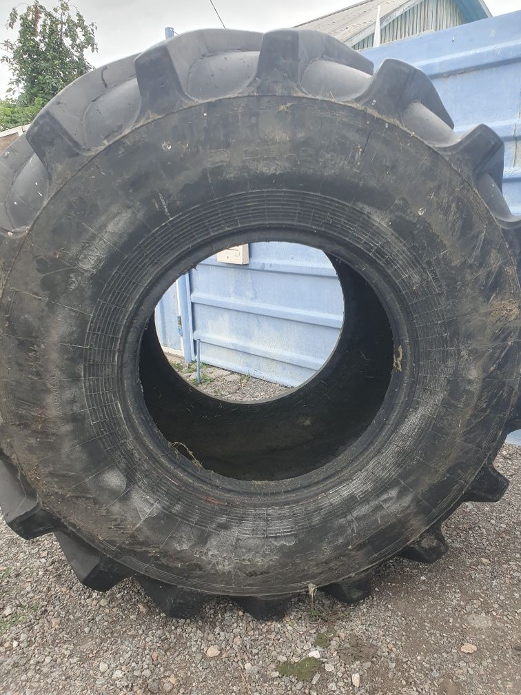 28 LR 26 шины на комбайн