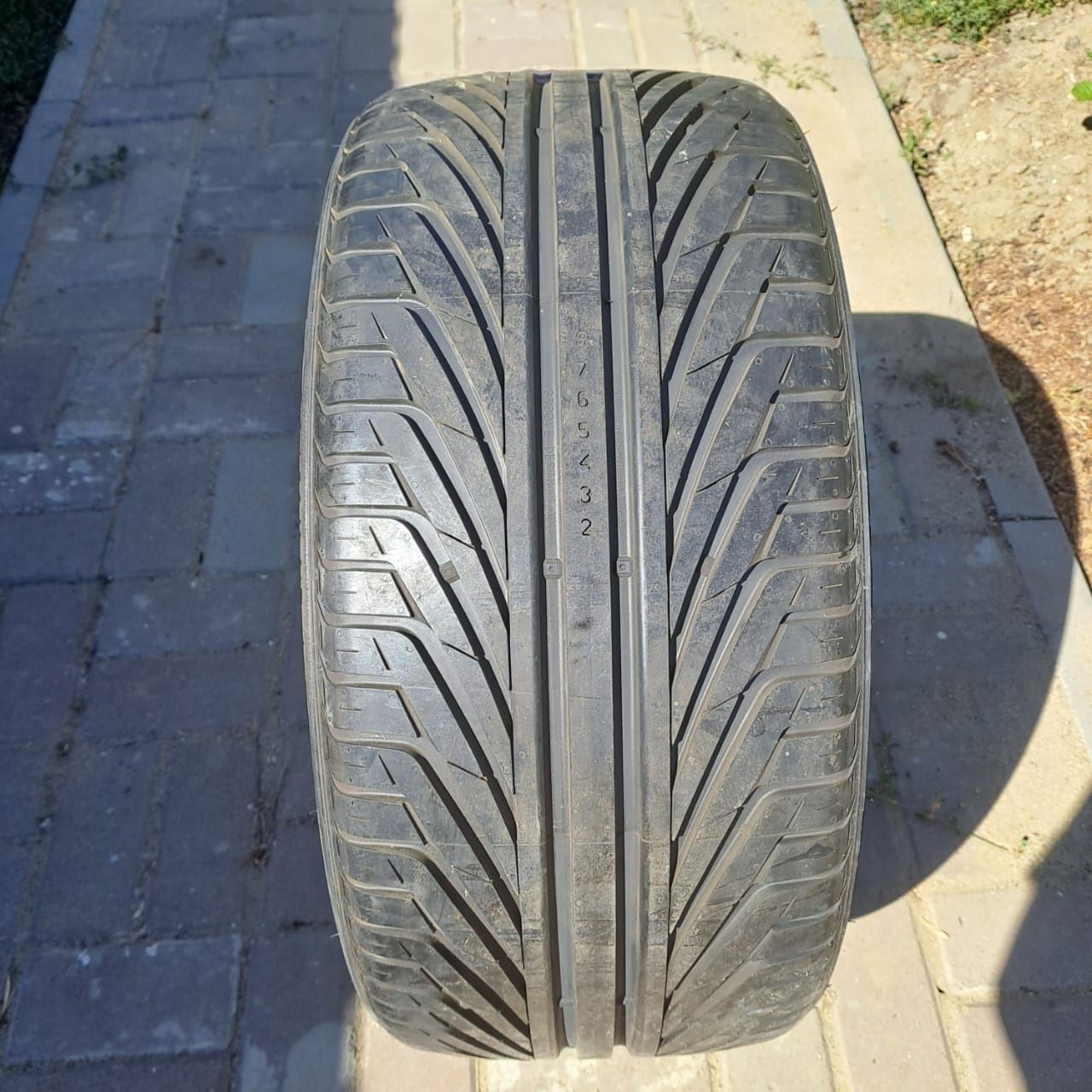 Продам шины Nokian NRY 255/35/ R20 97Y