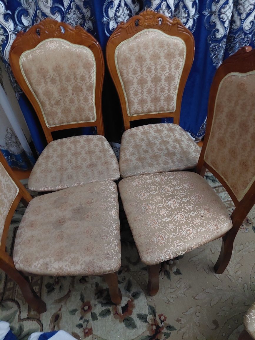 Стол и стулья комплект
